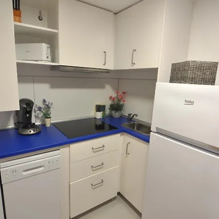 Rnet - Rhc 2712 Center Apartment *